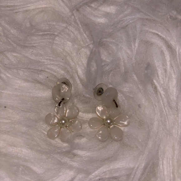 earrings - Picture 8 of 15